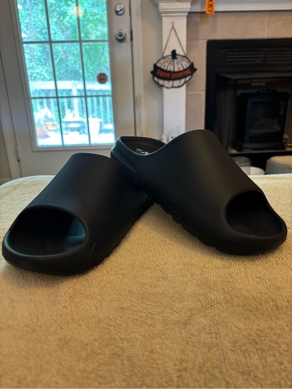 Mudd women’s Black Slip-On Foam Slide Sandals